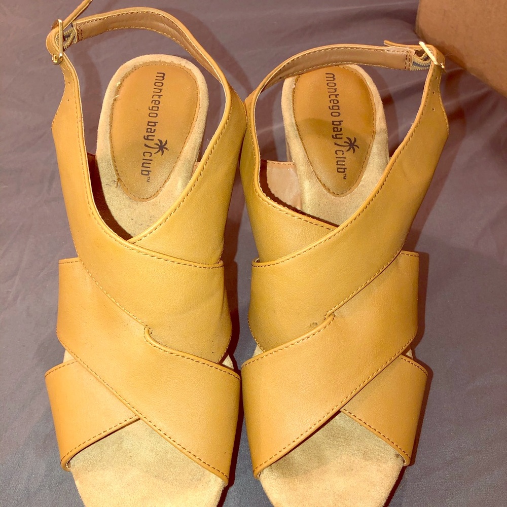 Women’s Neutral Tan Wedges - Size: 10